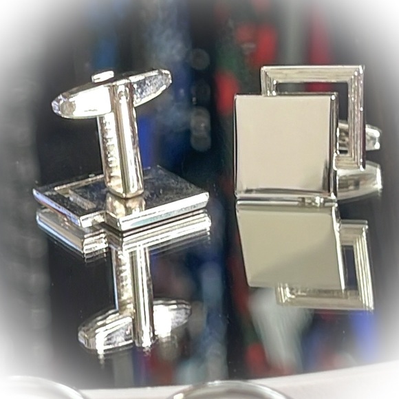 💕Beautiful Vintage Silvertone Cufflinks💕 - Picture 1 of 5
